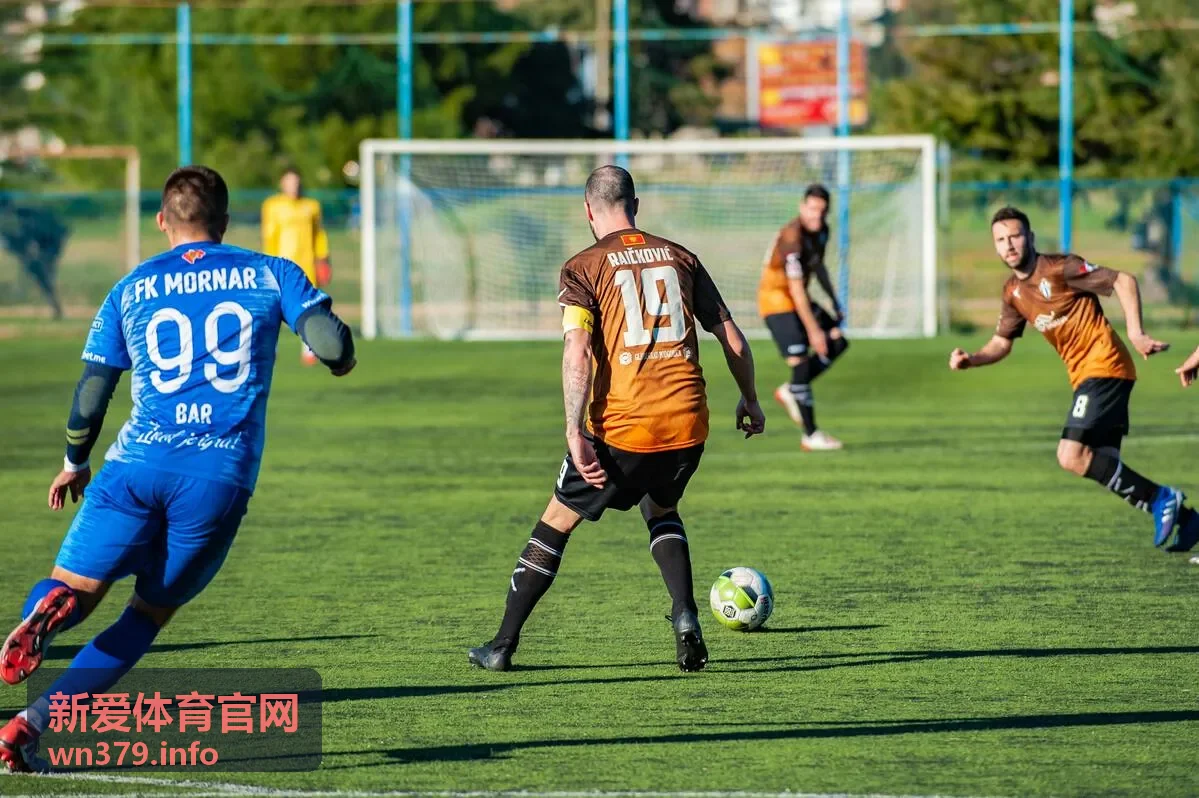 新爱体育官网场馆灯光与地面清洁维护实景